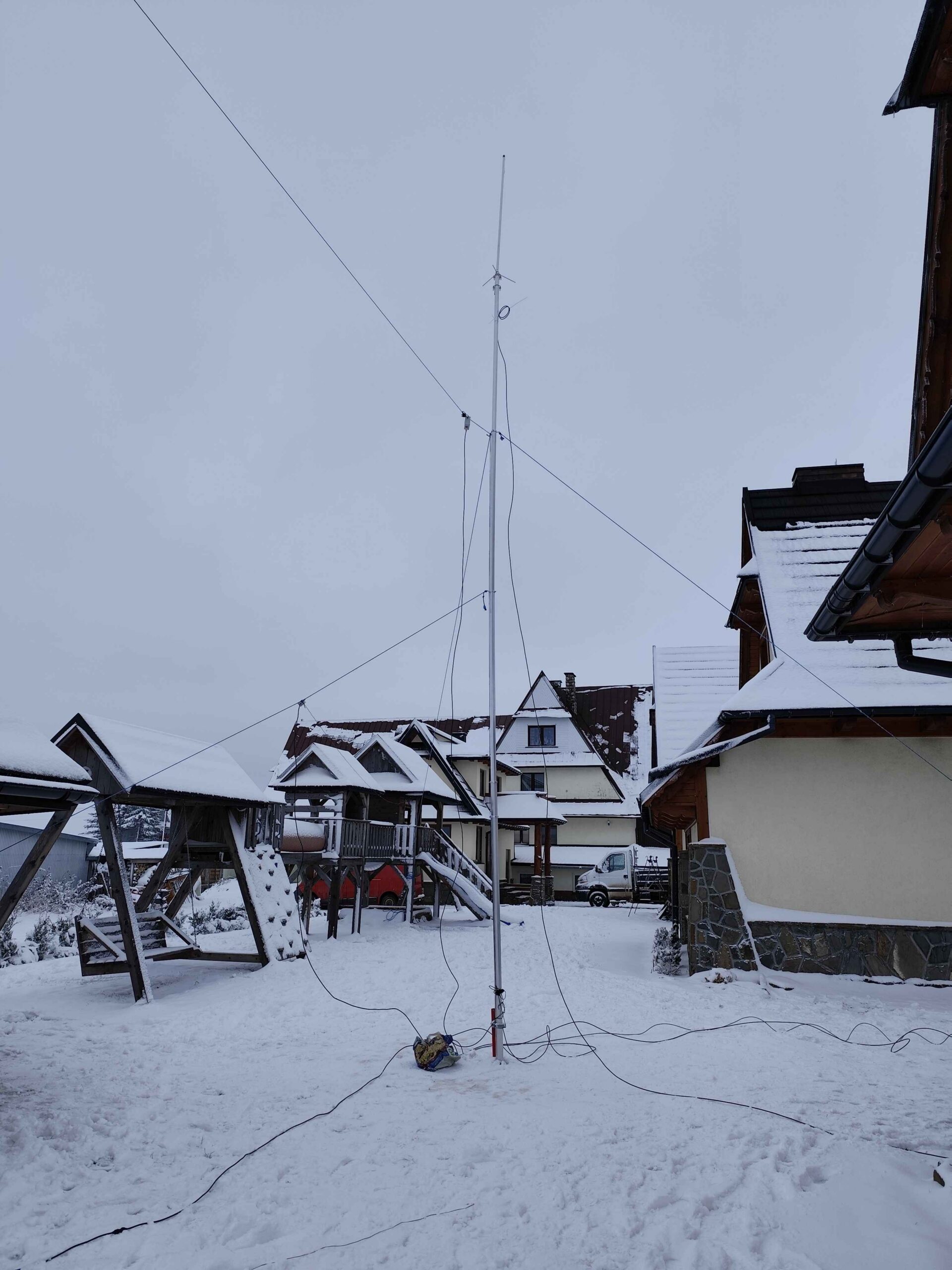 Zdjęcie przedstawiające instalację antenową z poprzedniego wyjazdu tego typu